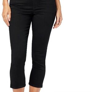 Levi Strauss Signature Gold Totally Shaping Pull-On Capri Black Size 22W EUC